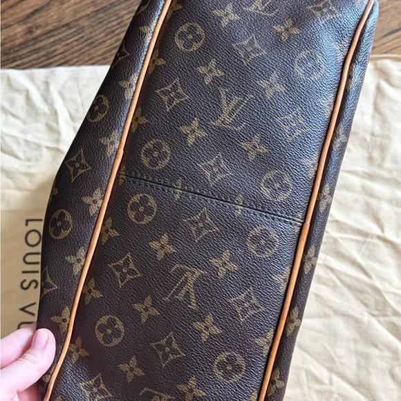 Louis Vuitton Monogram Messenger Bag